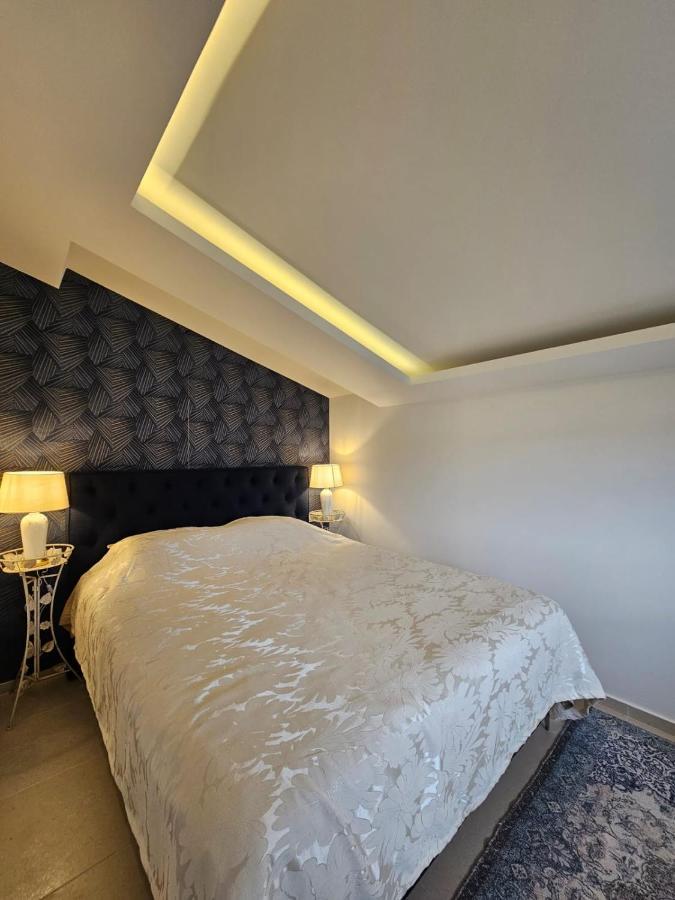 Apartment Infinity